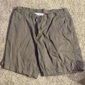 Architect, shorts, olive